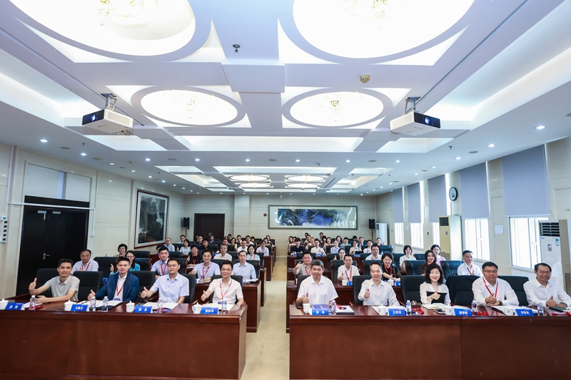 02会场（裁剪）.jpg