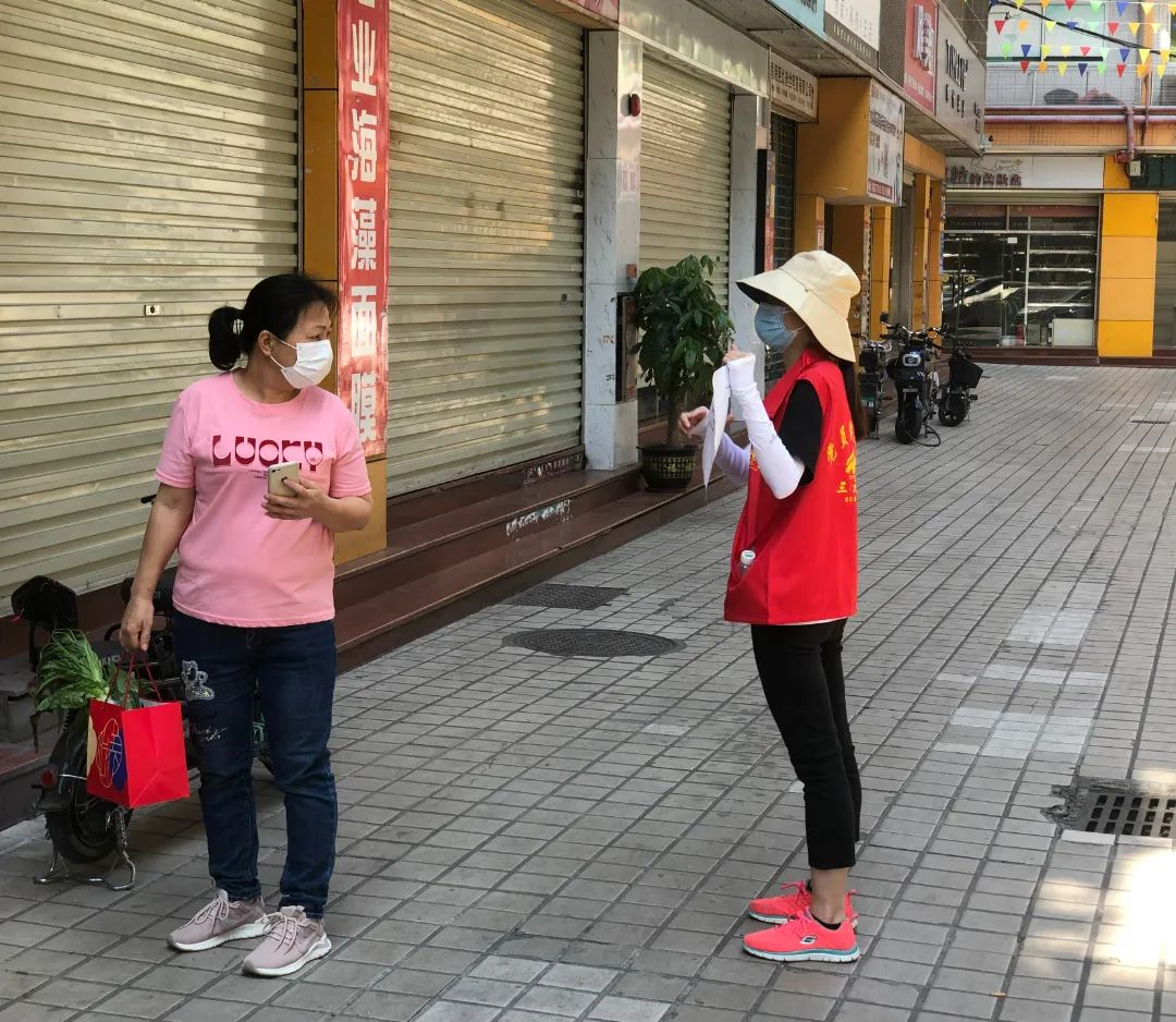 黄卉妍.jpg