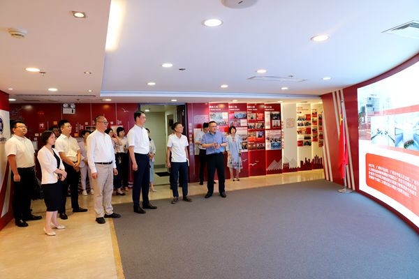 02参观办公区域_副本.jpg