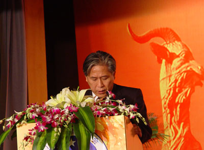 颜湘蓉做就职演讲秘书长陈舒作《广州市律师协会二00六年度财务决算
